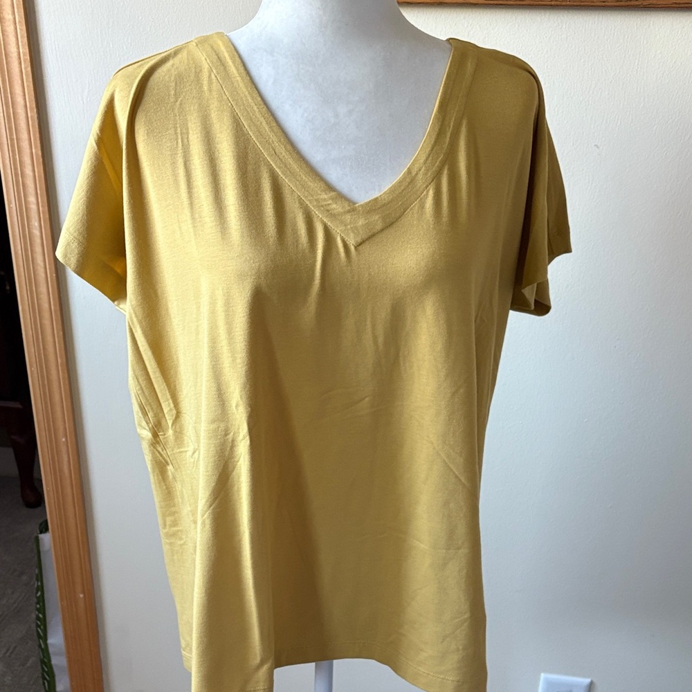 J. Jill Mustard Short Sleeve V-Neck Top